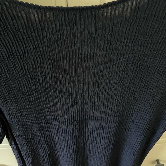 Requirements Blouse - Picture 4 of 4